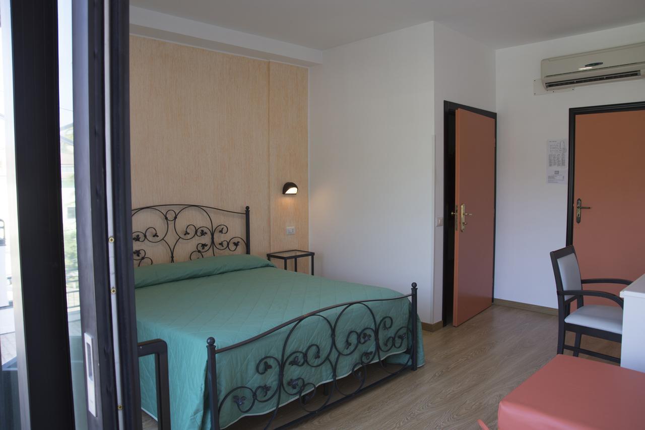 Ristorante Albergo Gerardo Di Masi Caposele Exteriér fotografie